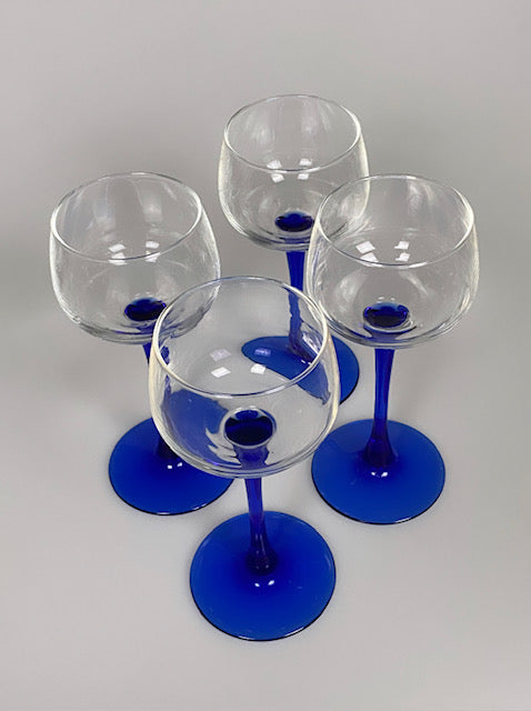 Set of 4 vintage wine glasses