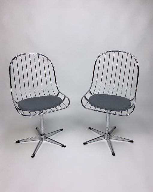 Set of two vintage wire chairs