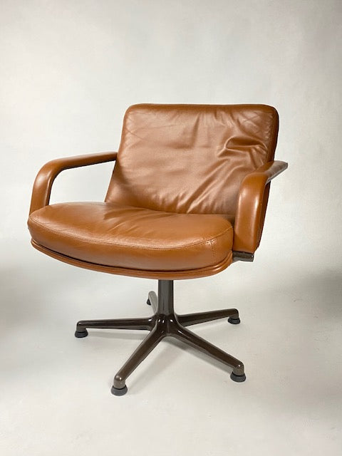 Swivel chairs designed by Geoffrey Harcourt for Artifort