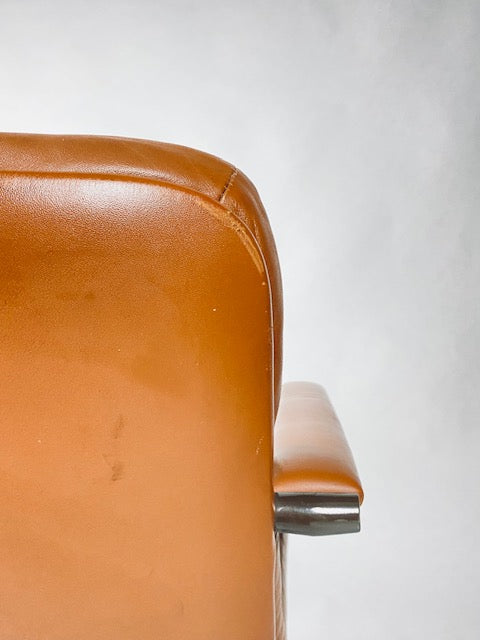 Swivel chairs designed by Geoffrey Harcourt for Artifort