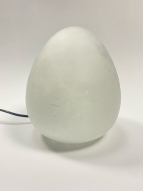 Vintage egg-shaped table lamp