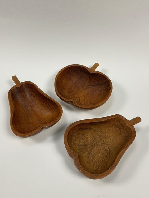 Set of vintage wooden fruit-shaped bowls