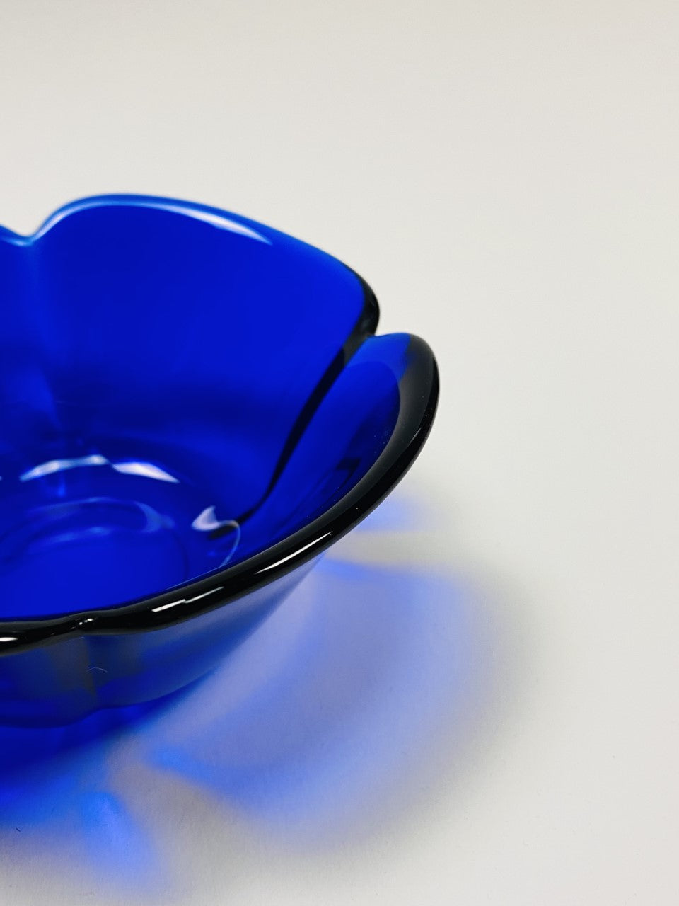 Glass blue flower/shaped bowl