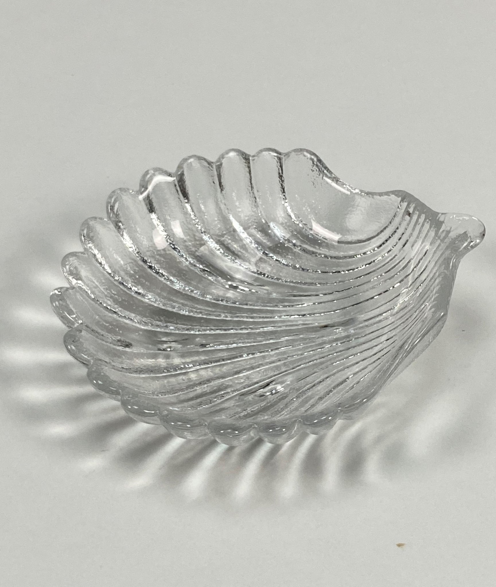 Vintage glass seashell-shaped bowl