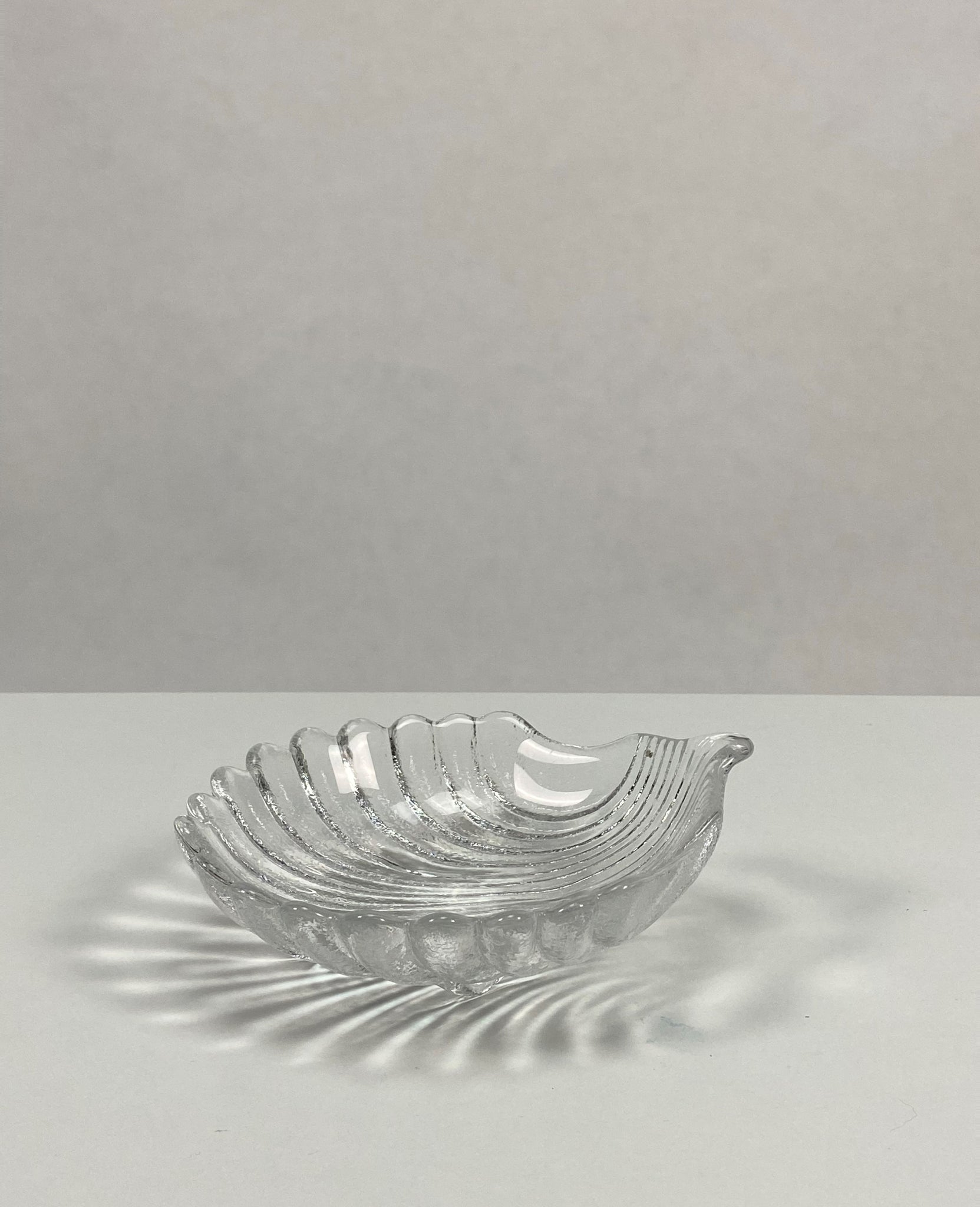 Vintage glass seashell-shaped bowl