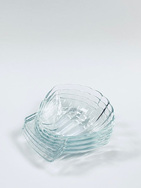 Set of 4 seashell-shaped bowls